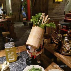 糖人街吃瓜大侠,揭秘街头美食背后的传奇故事